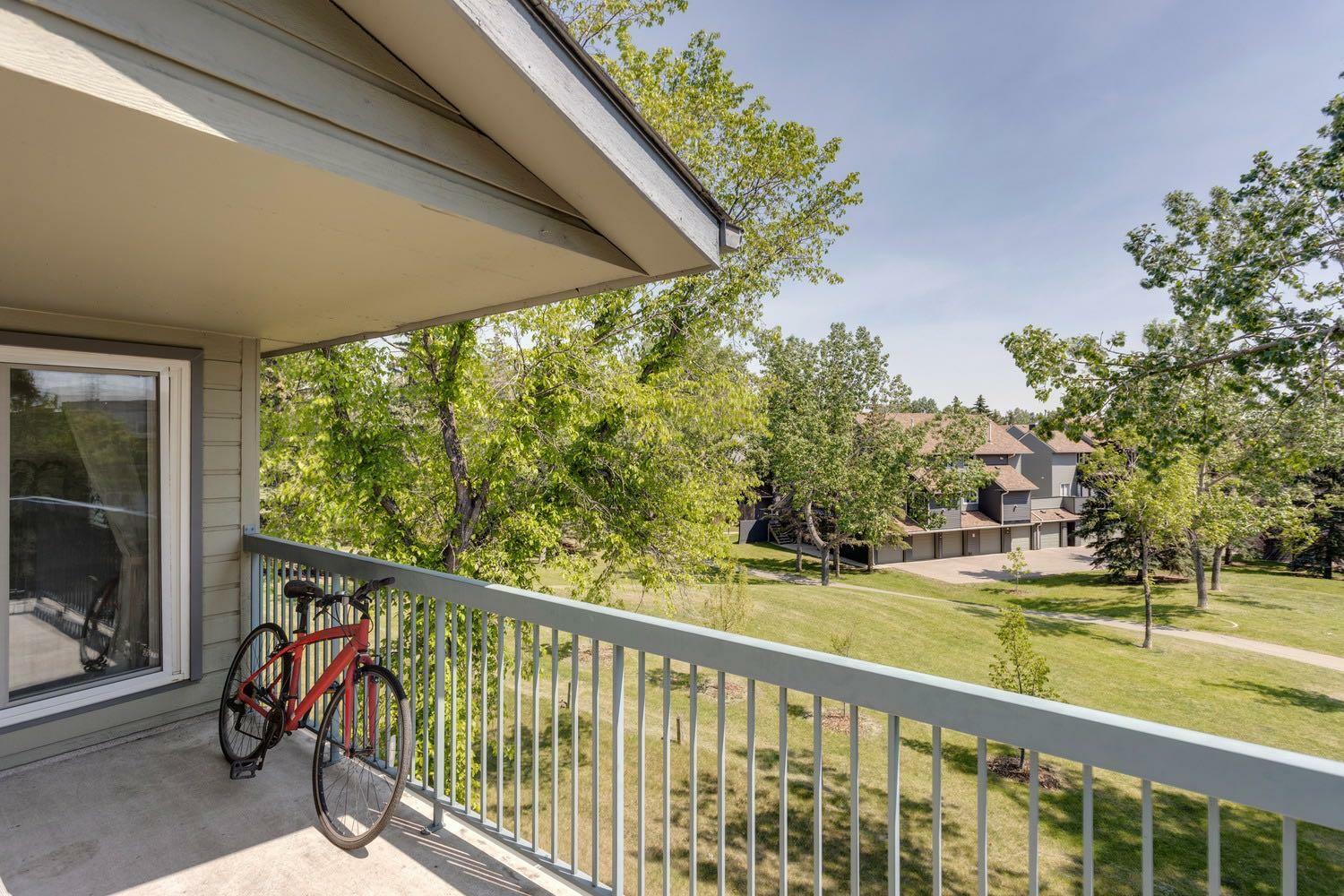 Property Photo:  60 Glamis Drive SW 1316  AB T2E 6T5 