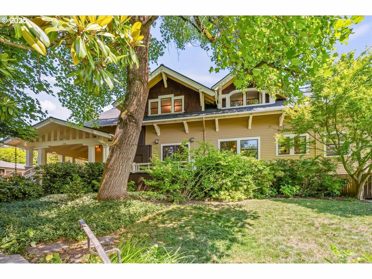 Property Photo: 1520 SE 54th Ave OR 97215