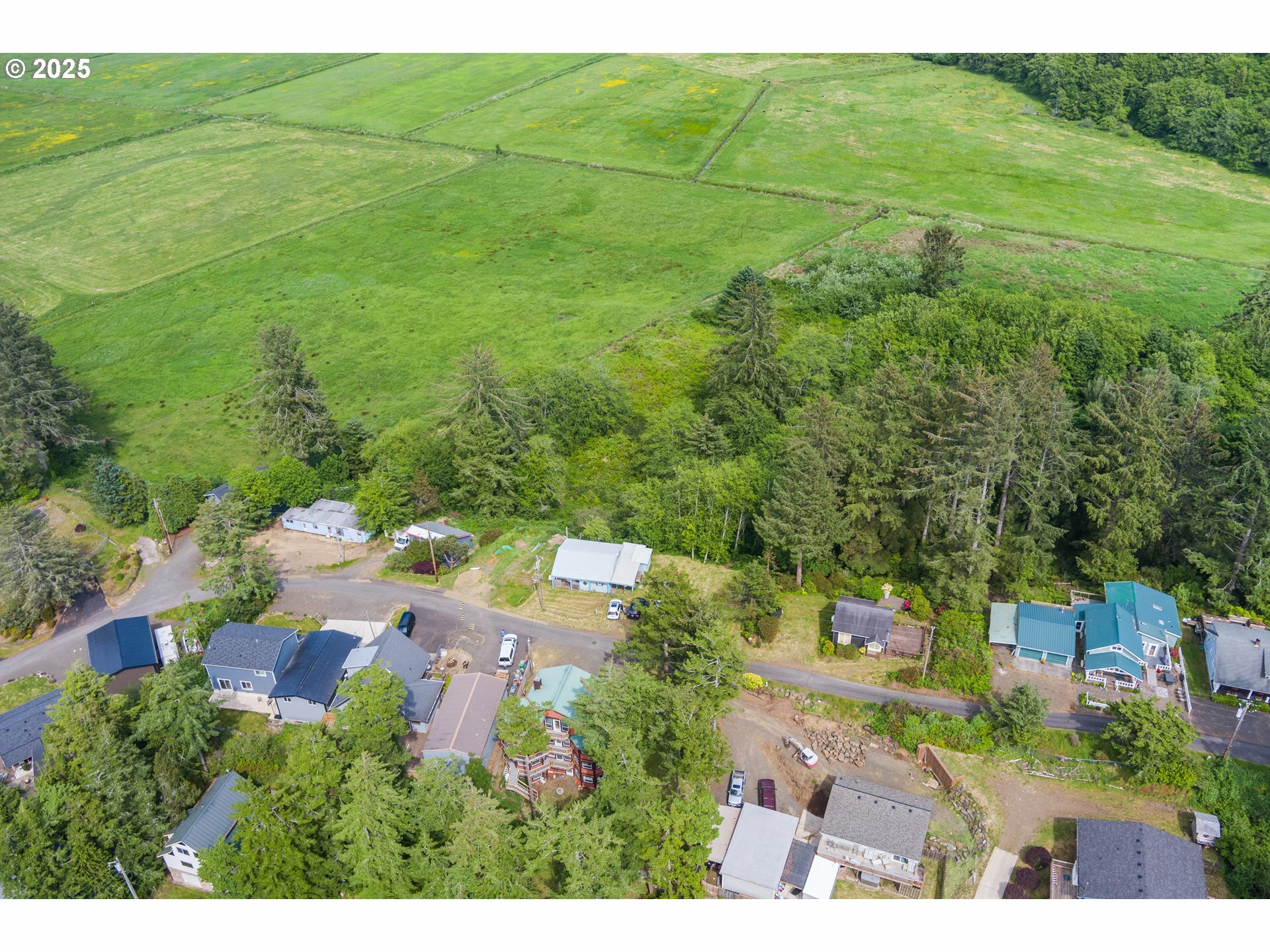 Property Photo: 34700 Hill St OR 97135