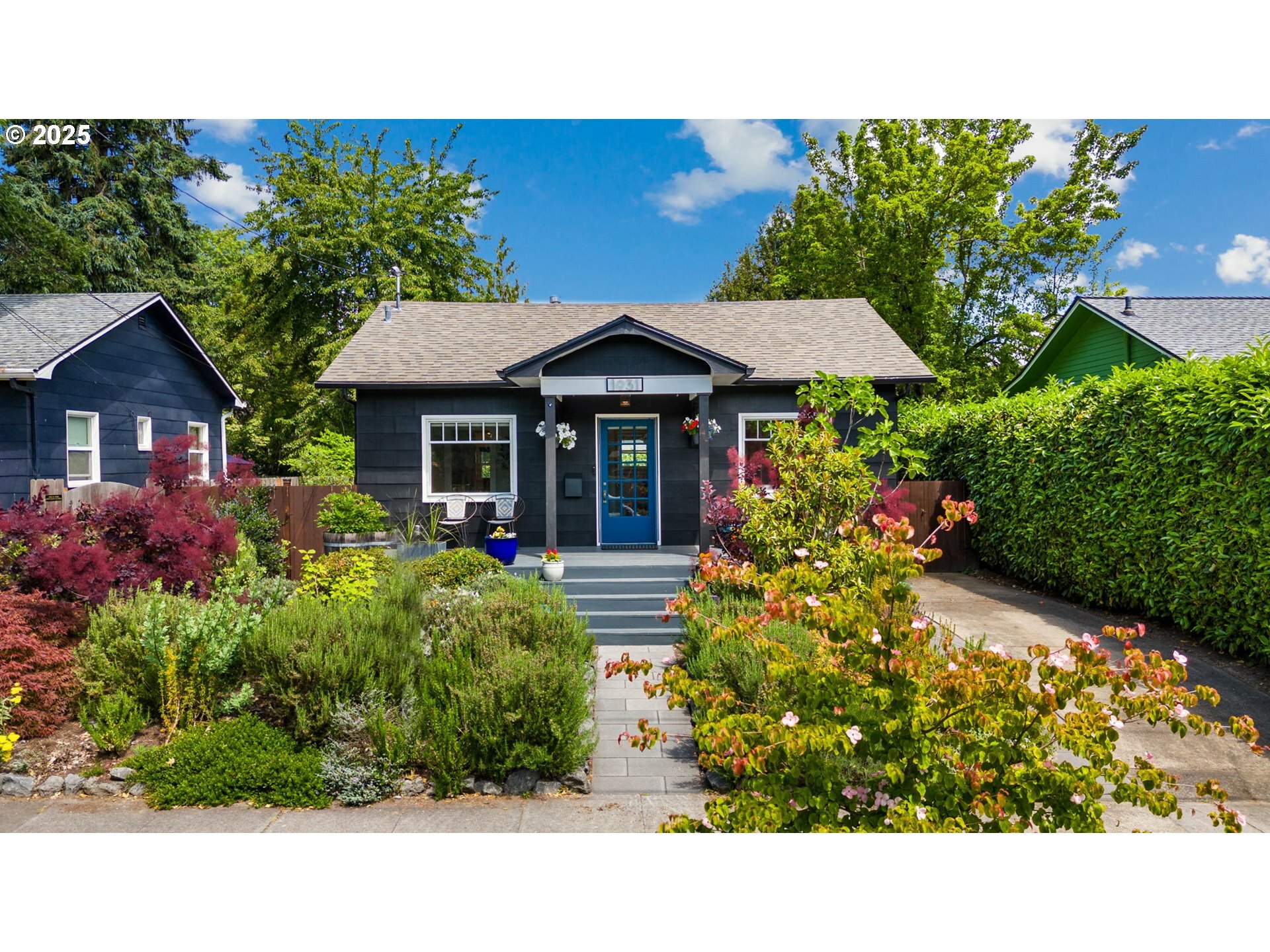 Property Photo: 1931 SE Ellis St OR 97202