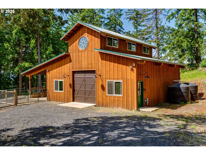 Property Photo: 86561 R R Baker Rd OR 97478