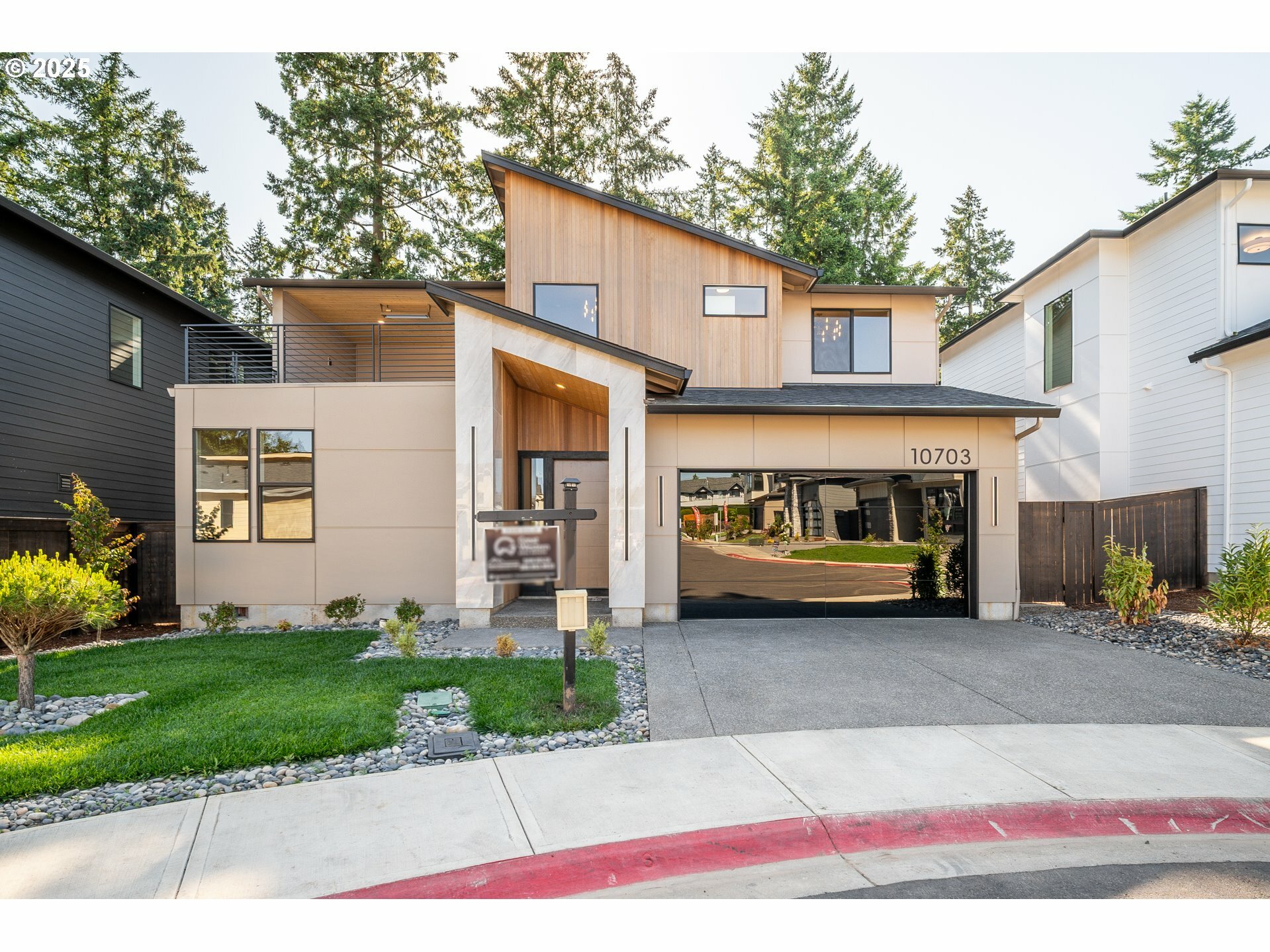 Property Photo: 10703 SE 13th Cir WA 98664