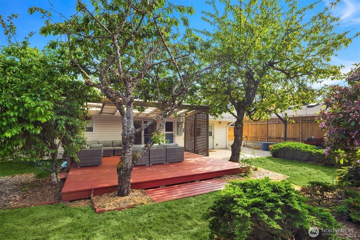 Property Photo: 6207 182nd Street SW WA 98037