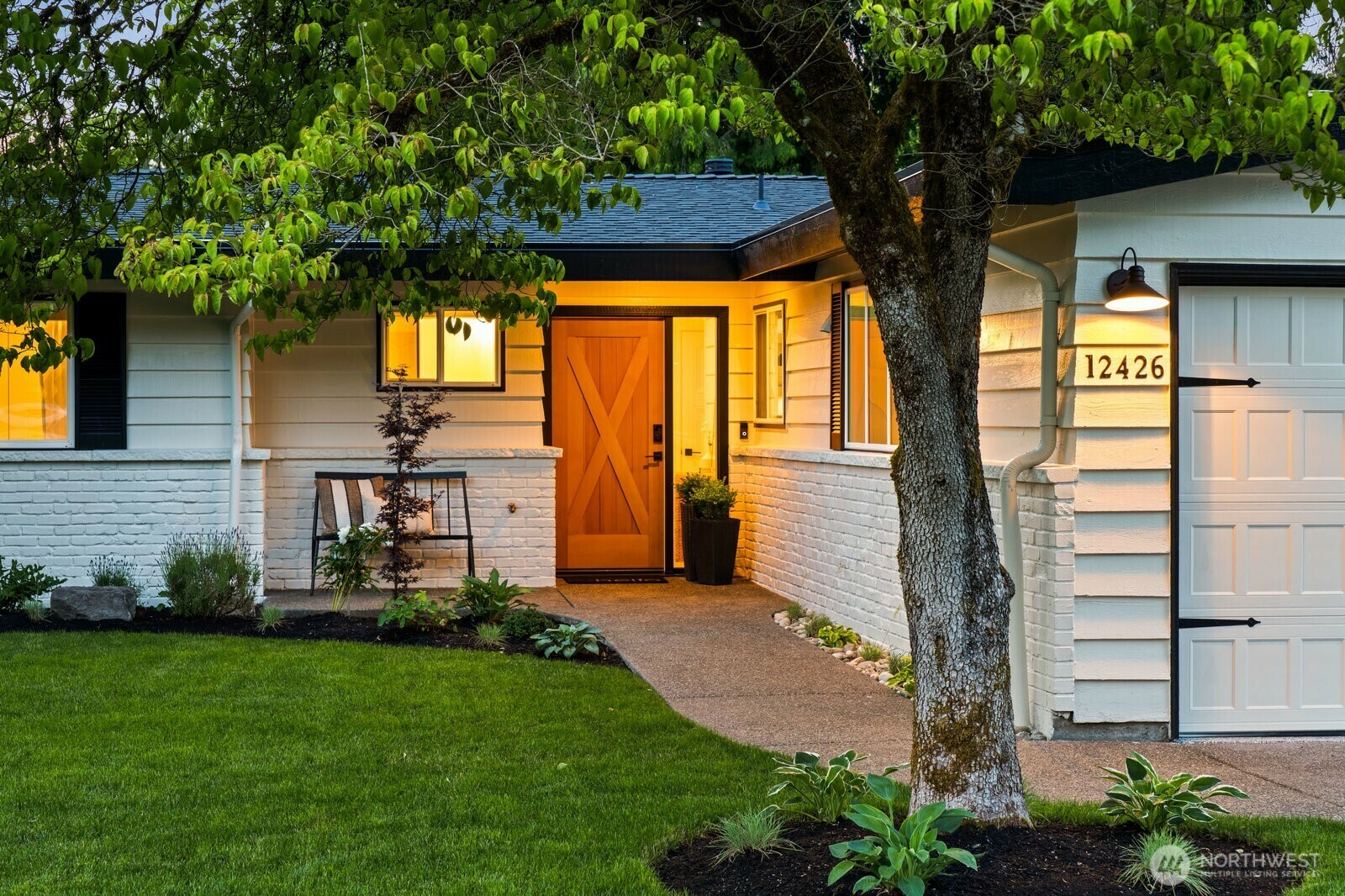 Property Photo:  12426 NE 73rd Street  WA 98033 