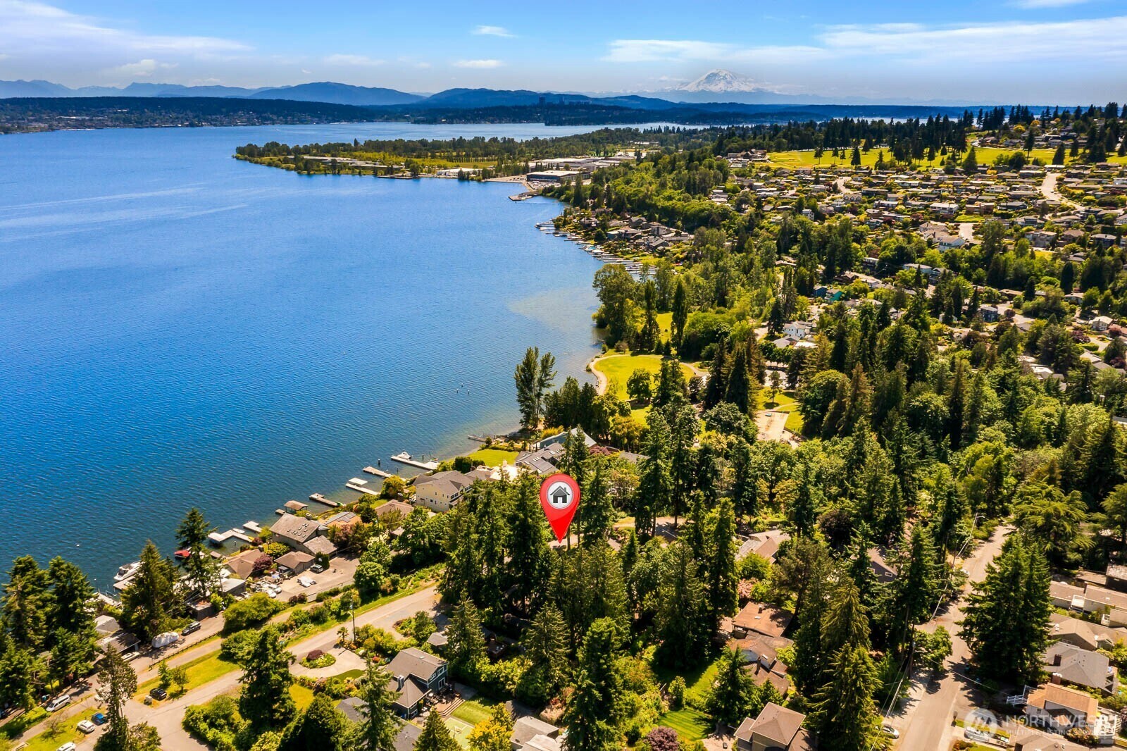 Property Photo: 9539 Lake Shore Blvd NE WA 98115