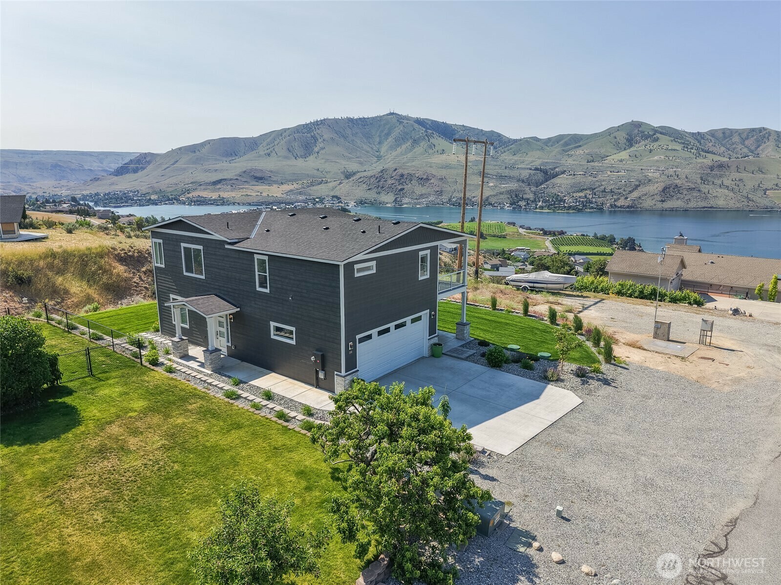 Property Photo:  200  Pinnacle Place  WA 98816 