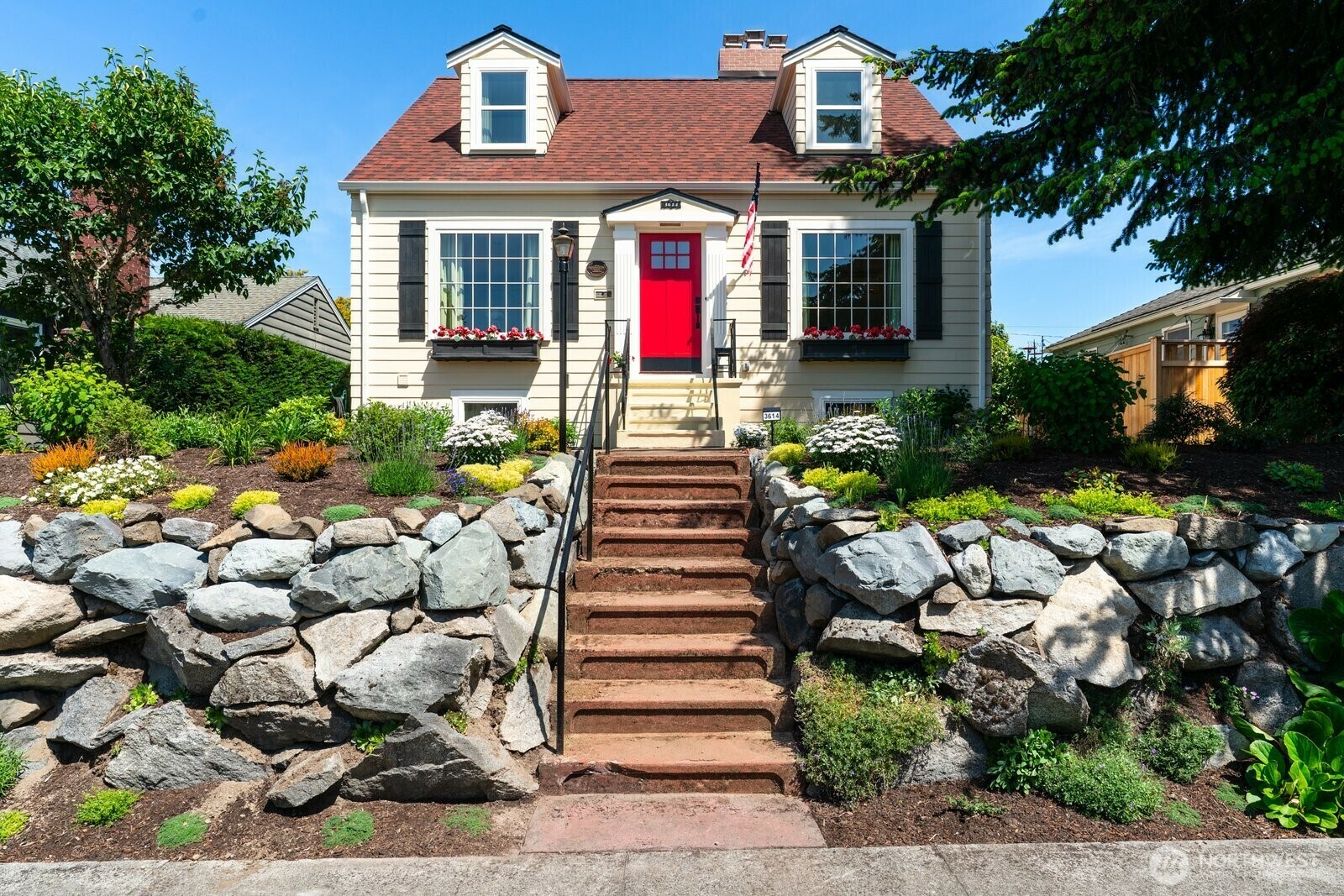 Property Photo: 3614 45th Avenue SW WA 98116