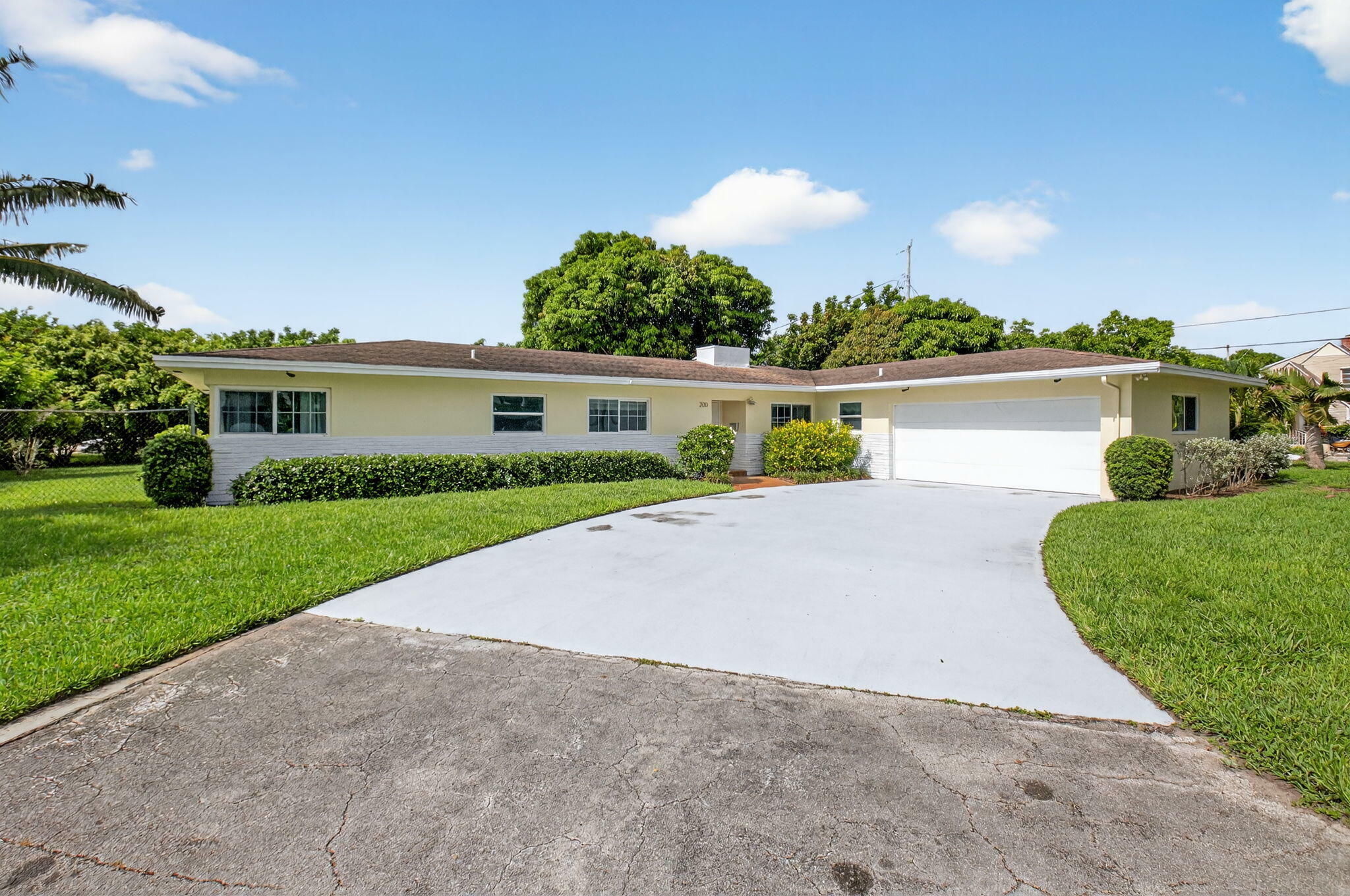 Property Photo: 200 NW 2nd Street FL 33444