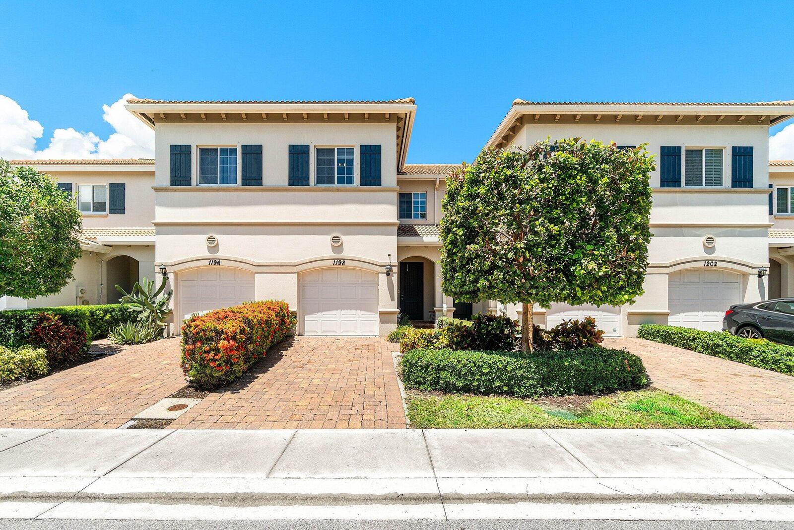 Property Photo: 1198 Paisley Court FL 33461