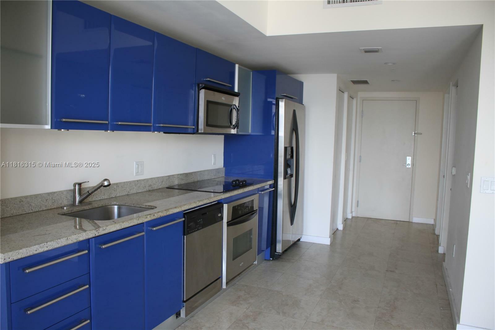 Property Photo: 185 SW 7th St 3606 FL 33130