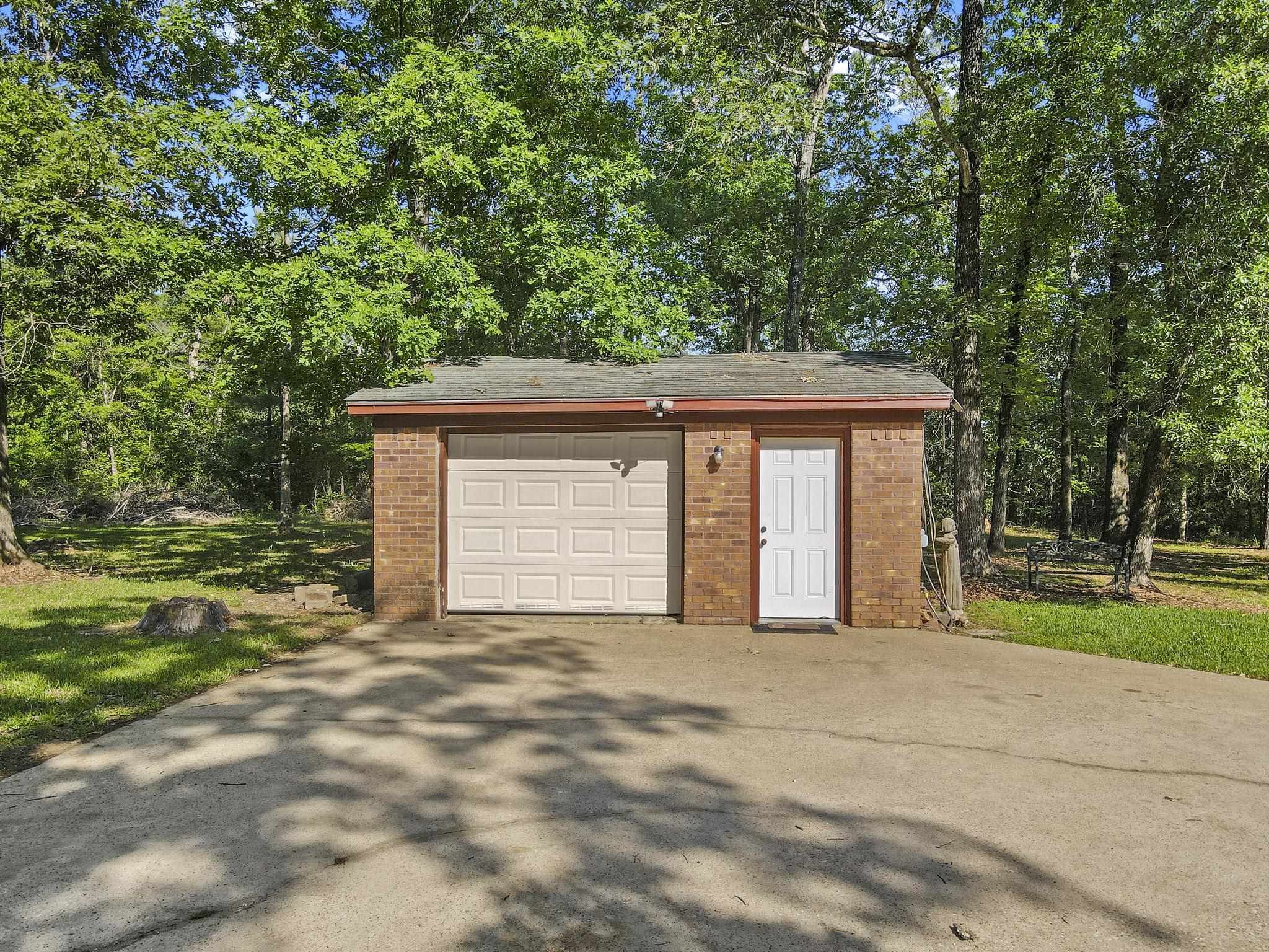 Property Photo: 2506 Ashy TX 77662