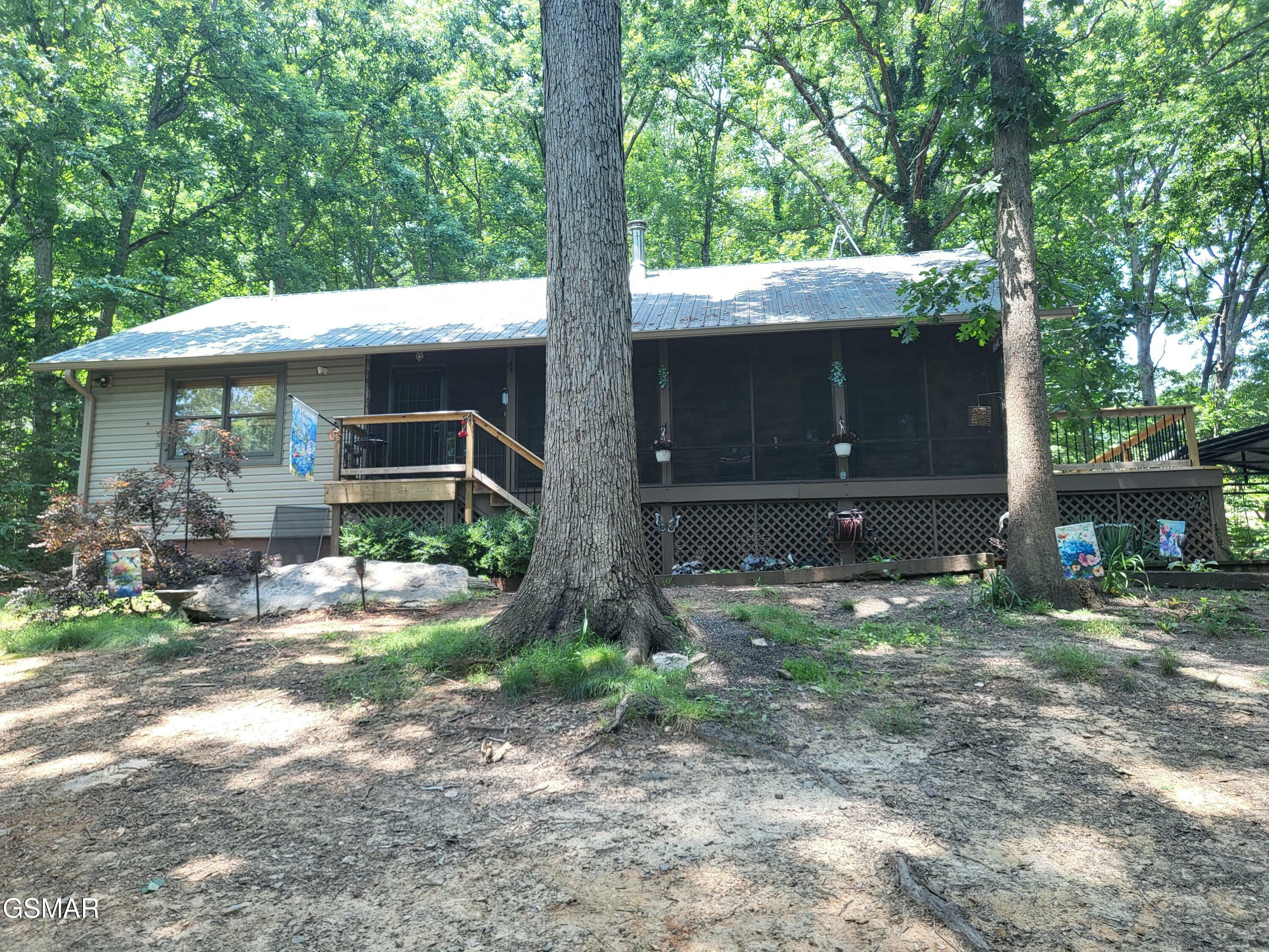 Property Photo: 928 E Cross Road TN 37725