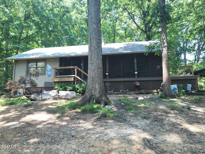 Property Photo: 928 E Cross Road TN 37725