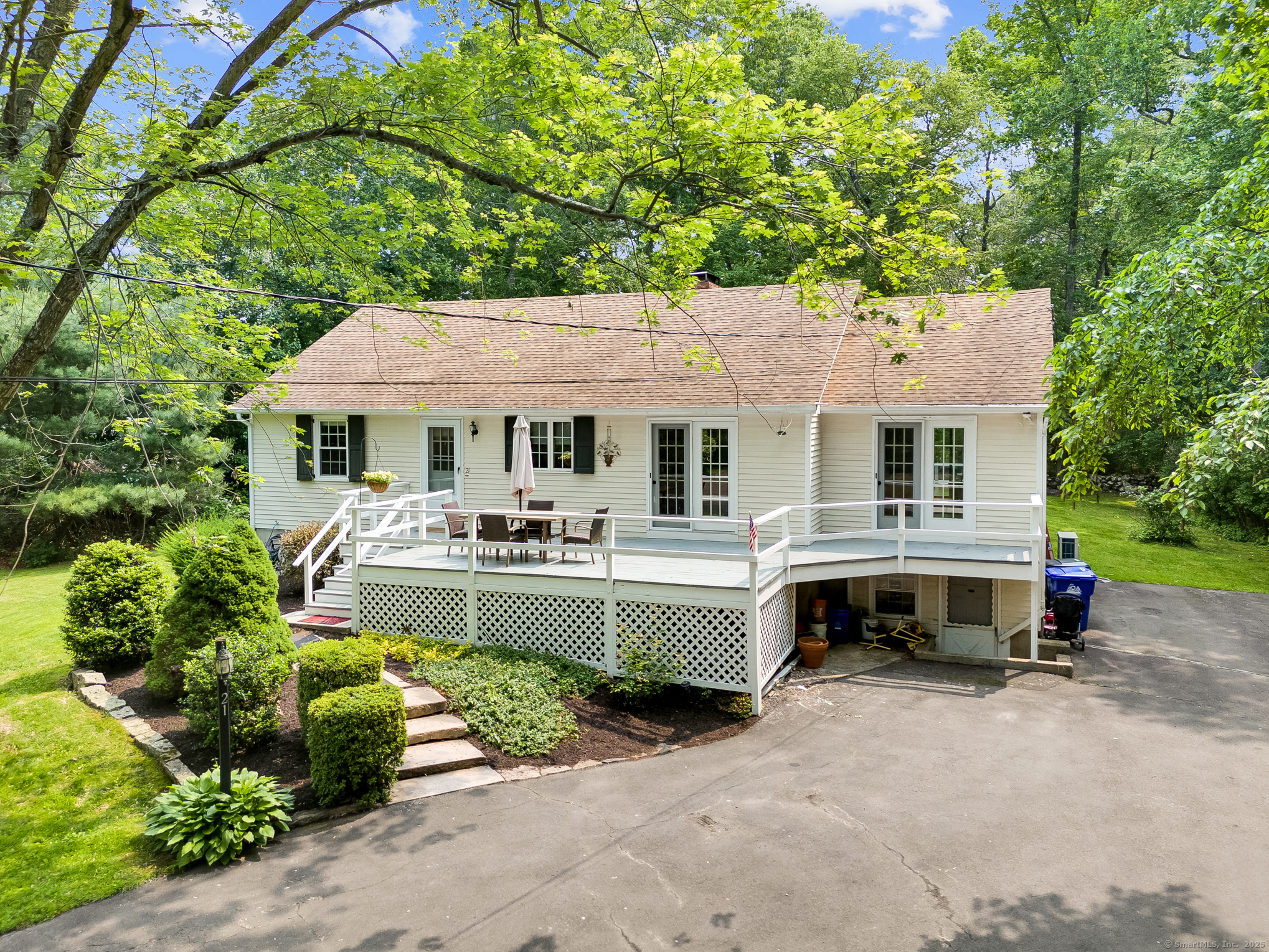Property Photo:  21 Quarry Road  CT 06405 