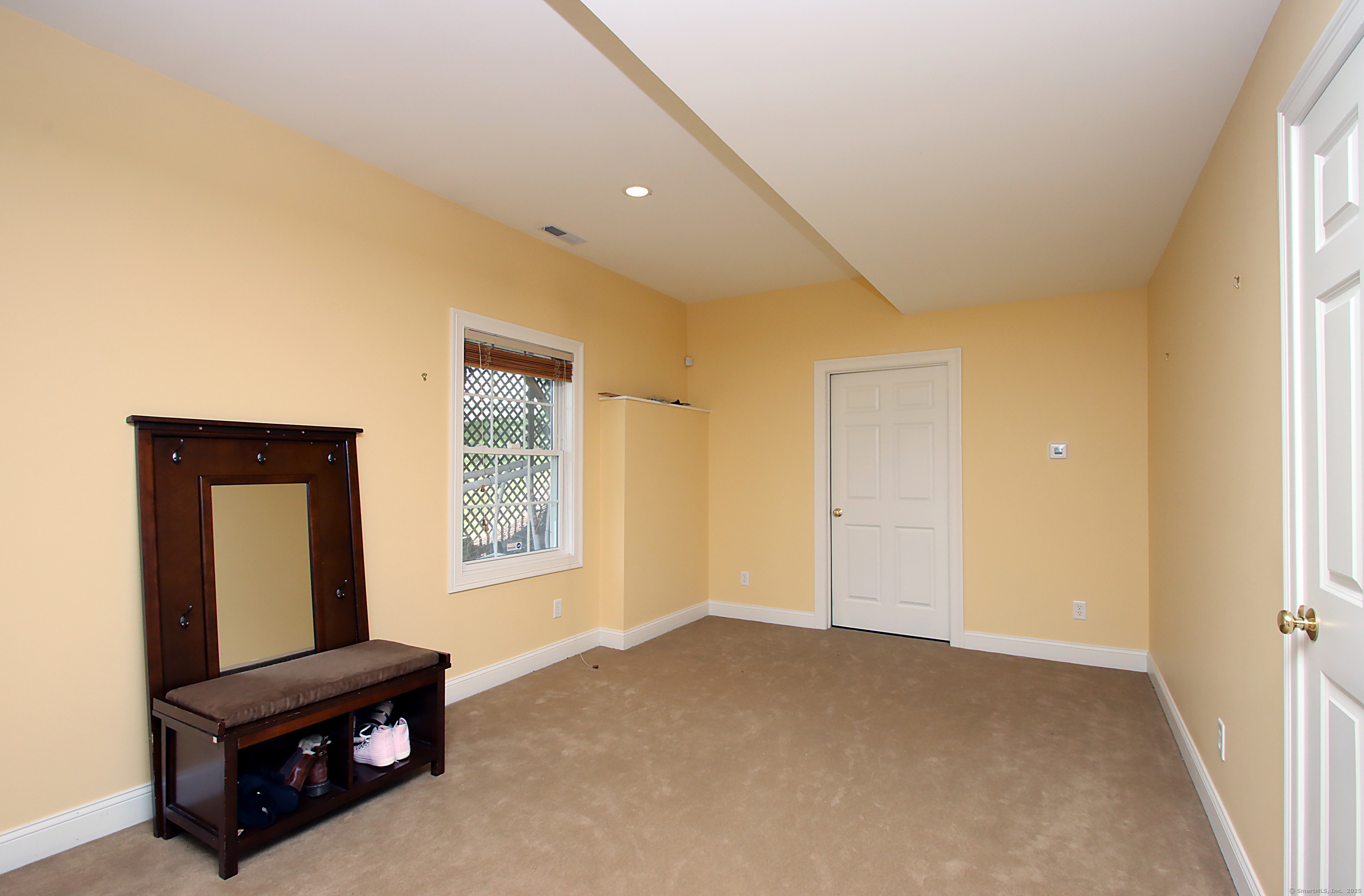 Property Photo: 38 Castlewood Drive 38 CT 06468