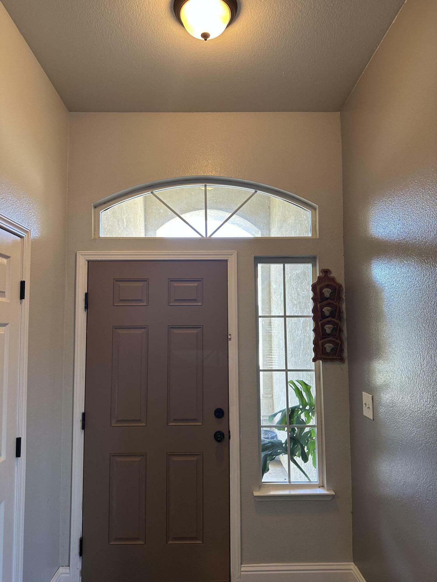 Property Photo:  1617 Beaumont Ct. Court  CA 93274 