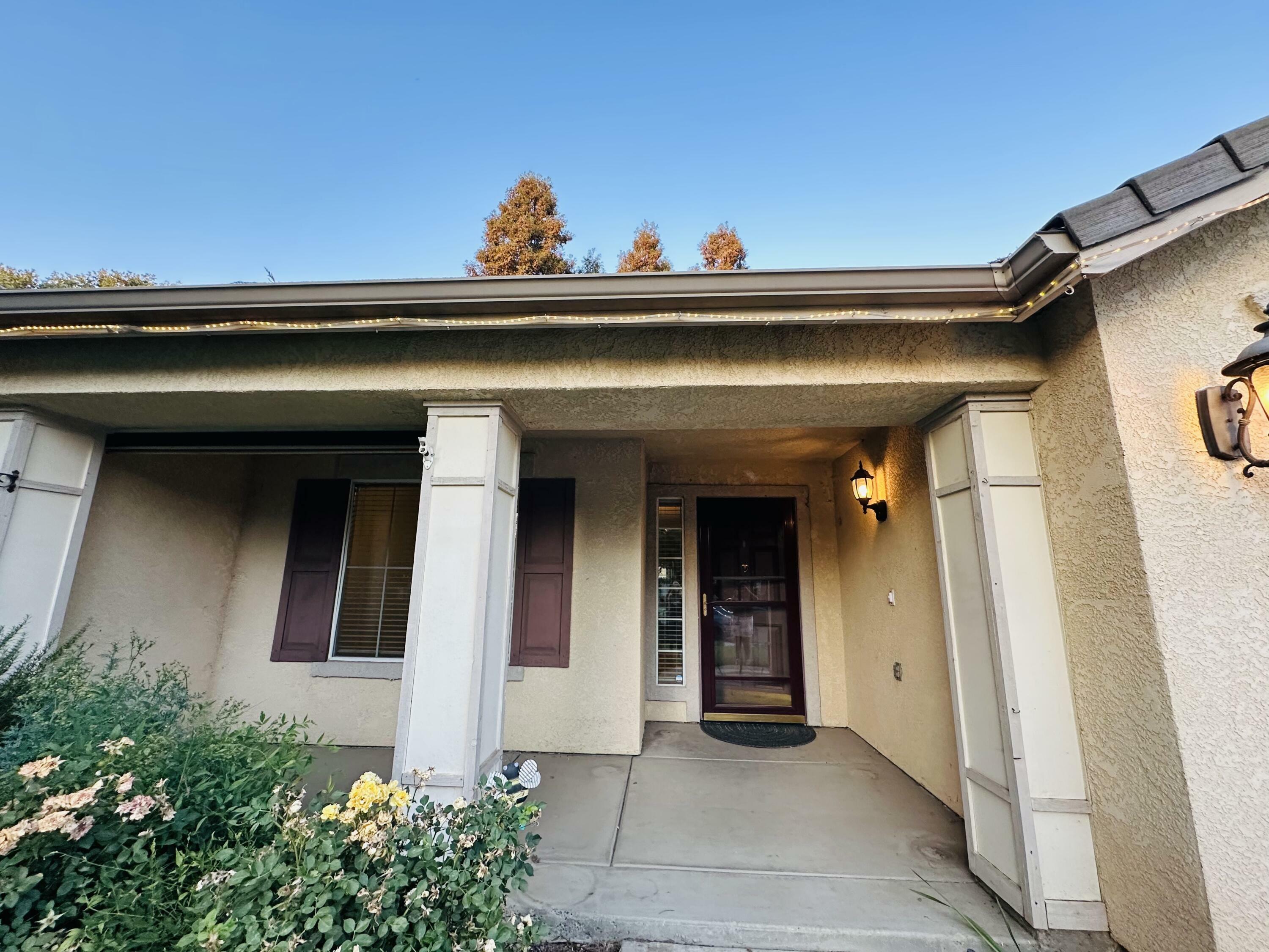 Property Photo: 3708 S Pride Court CA 93277