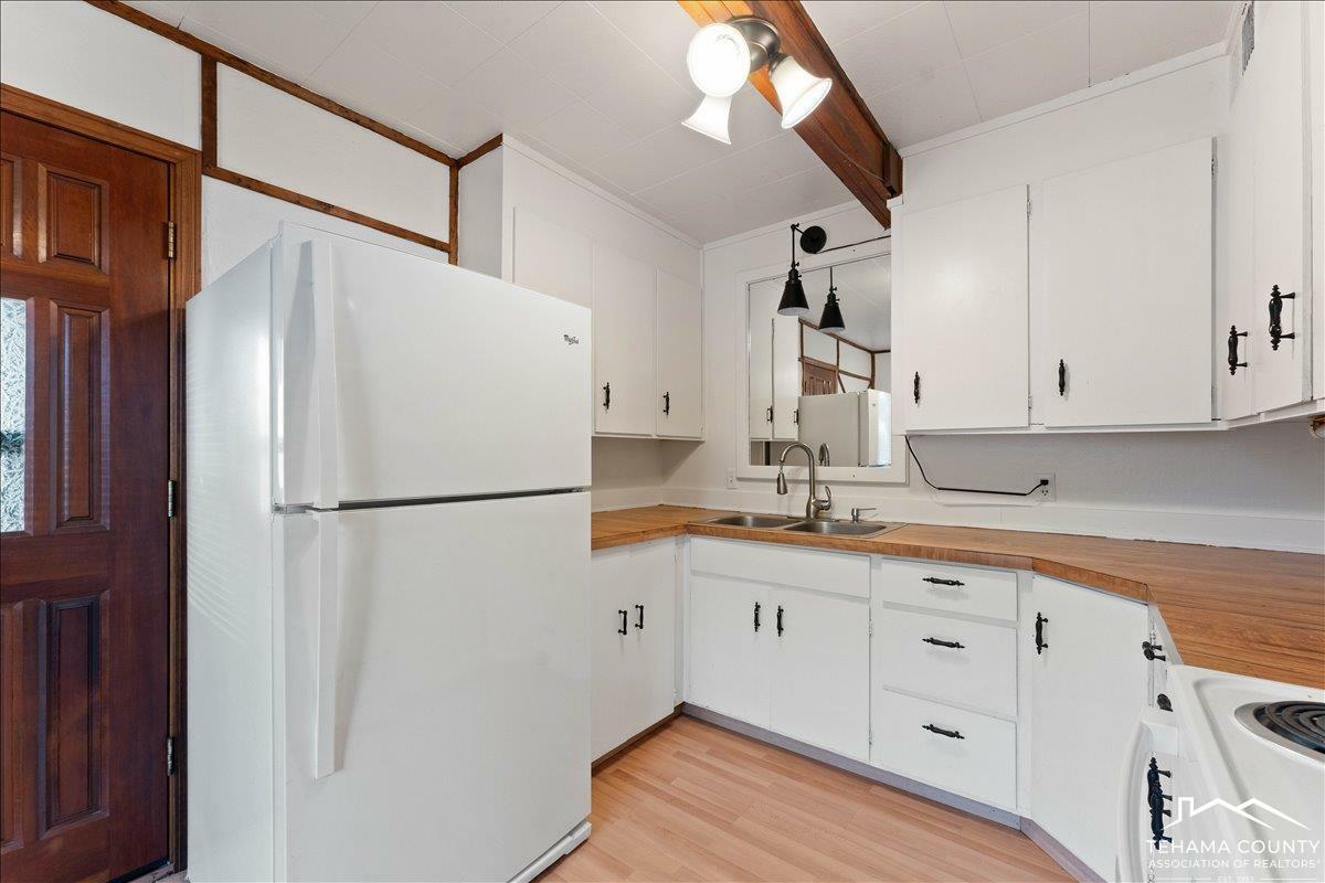 Property Photo: 1865 Douglass Street CA 96080