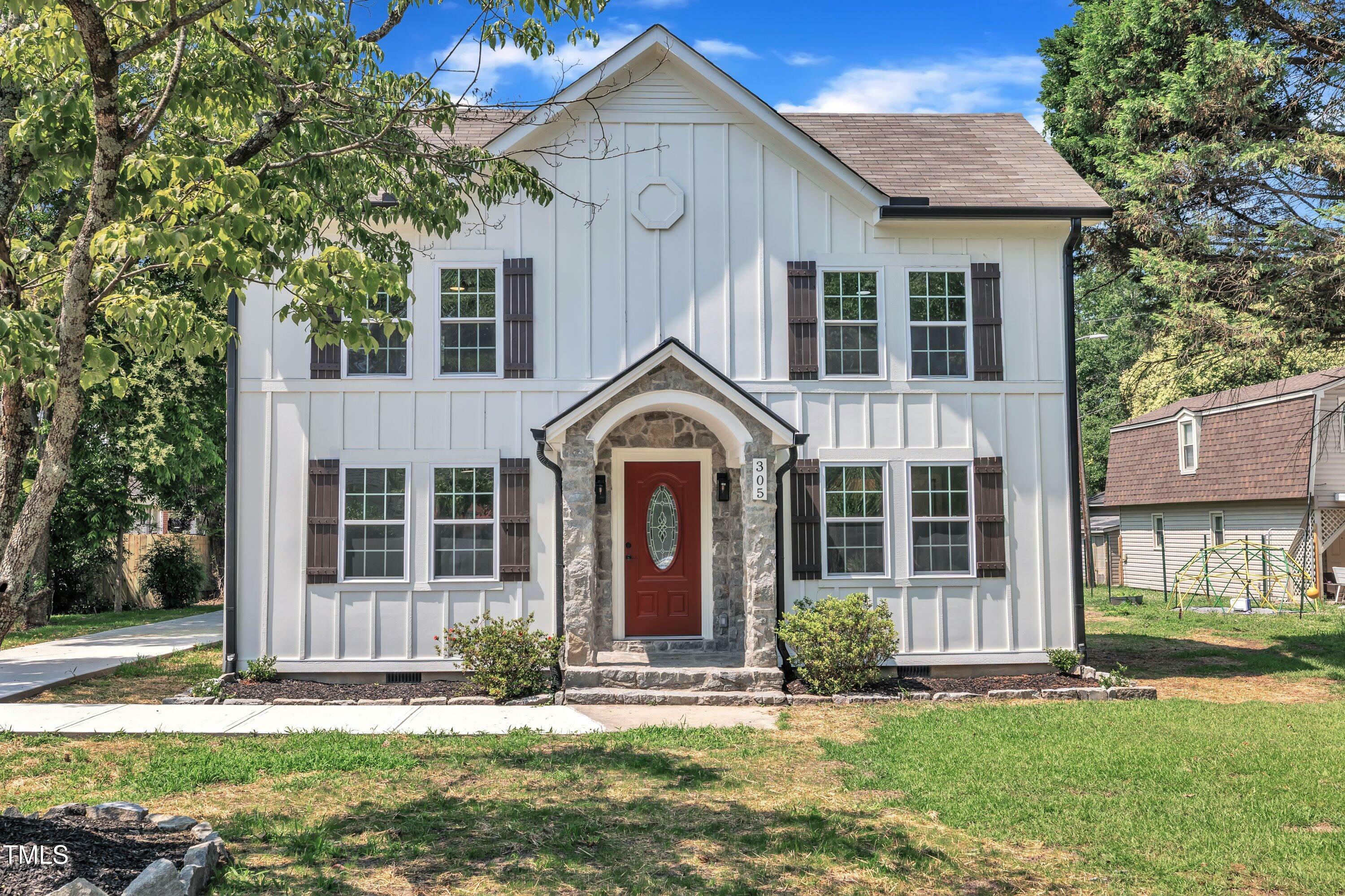 Property Photo: 305 W Canary Street NC 28334