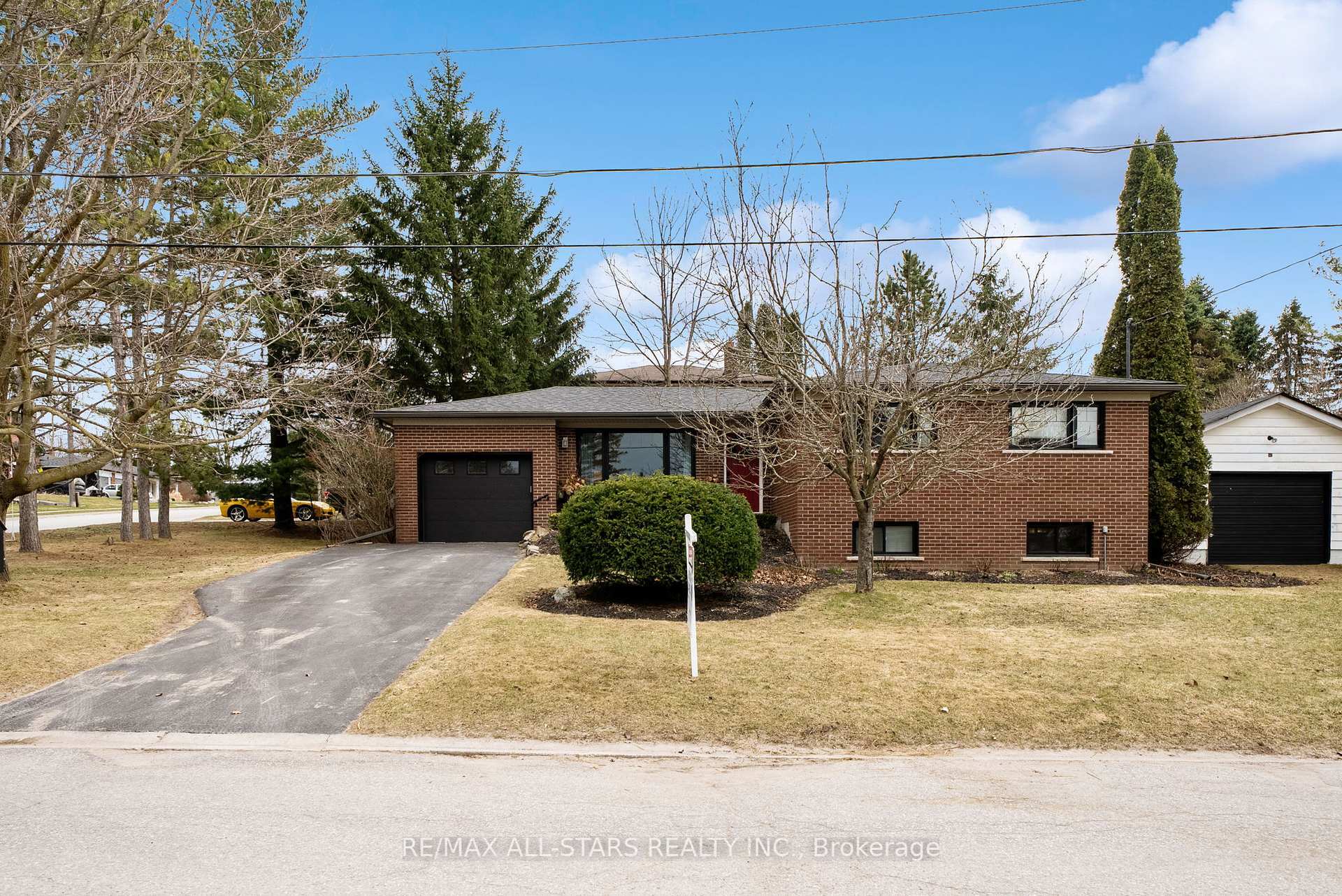 Property Photo:  12 Joseph Street  ON L9P 1H8 