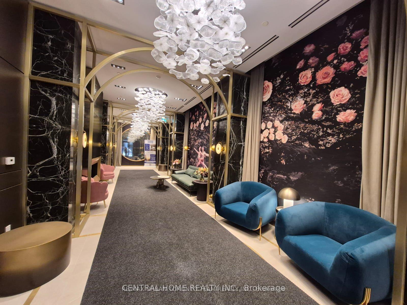 Property Photo:  771 Yonge Street 805  ON M4W 0B8 