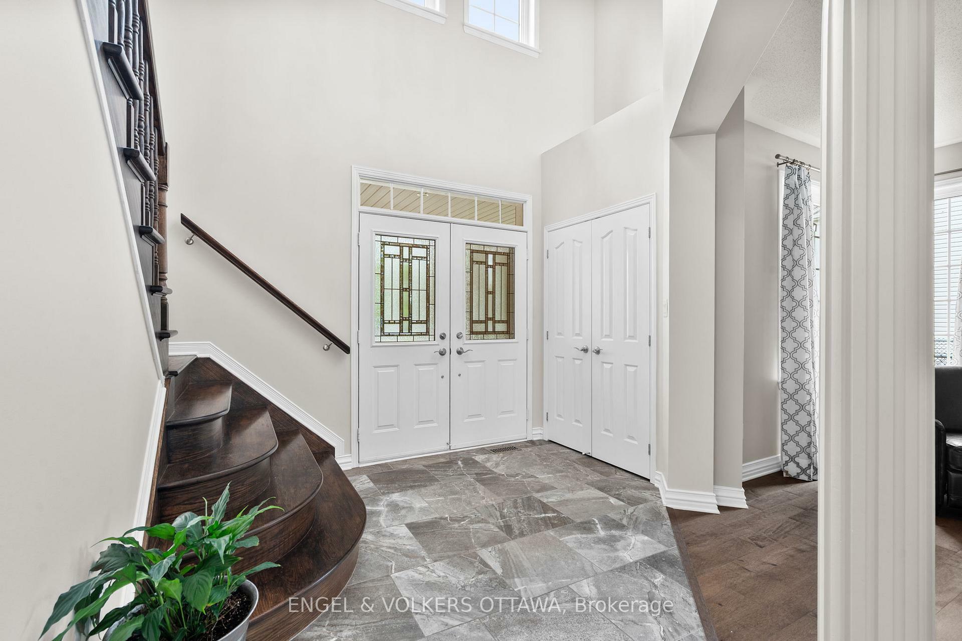 Photo de la propriété:  94 Riverstone Drive  ON K2J 5E3 