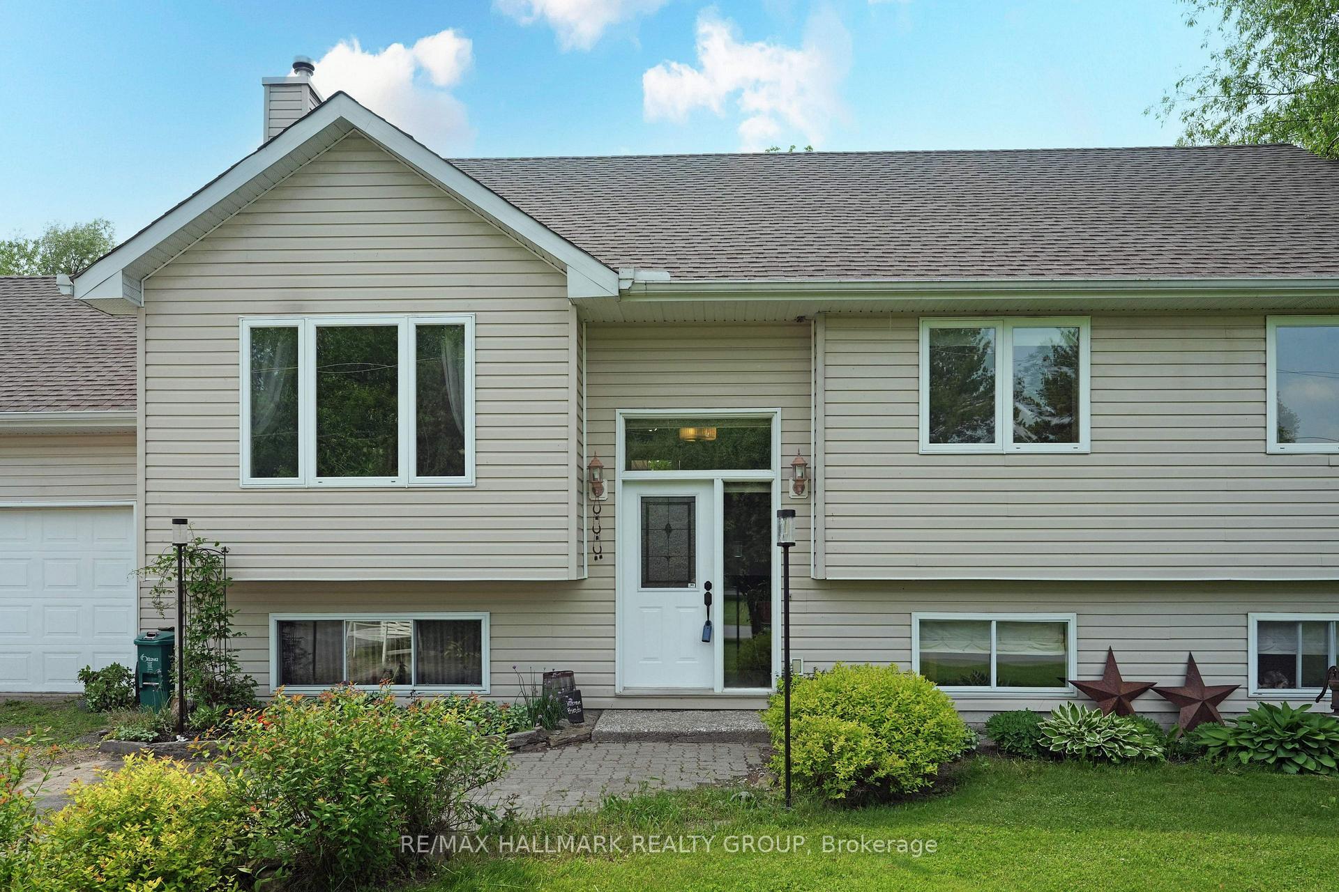 Property Photo: 184 Old Pakenham Road ON K0A 1X0