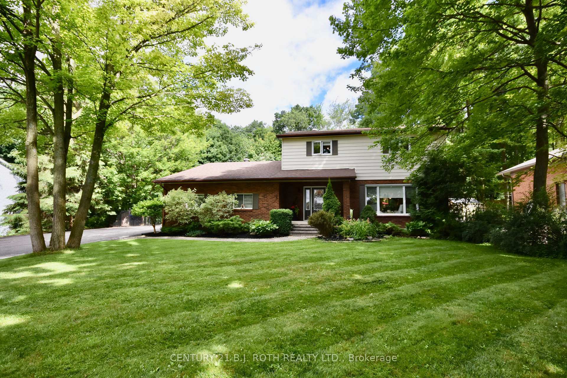 Photo de la propriété: 32 Wattie Road ON L9X 0P7