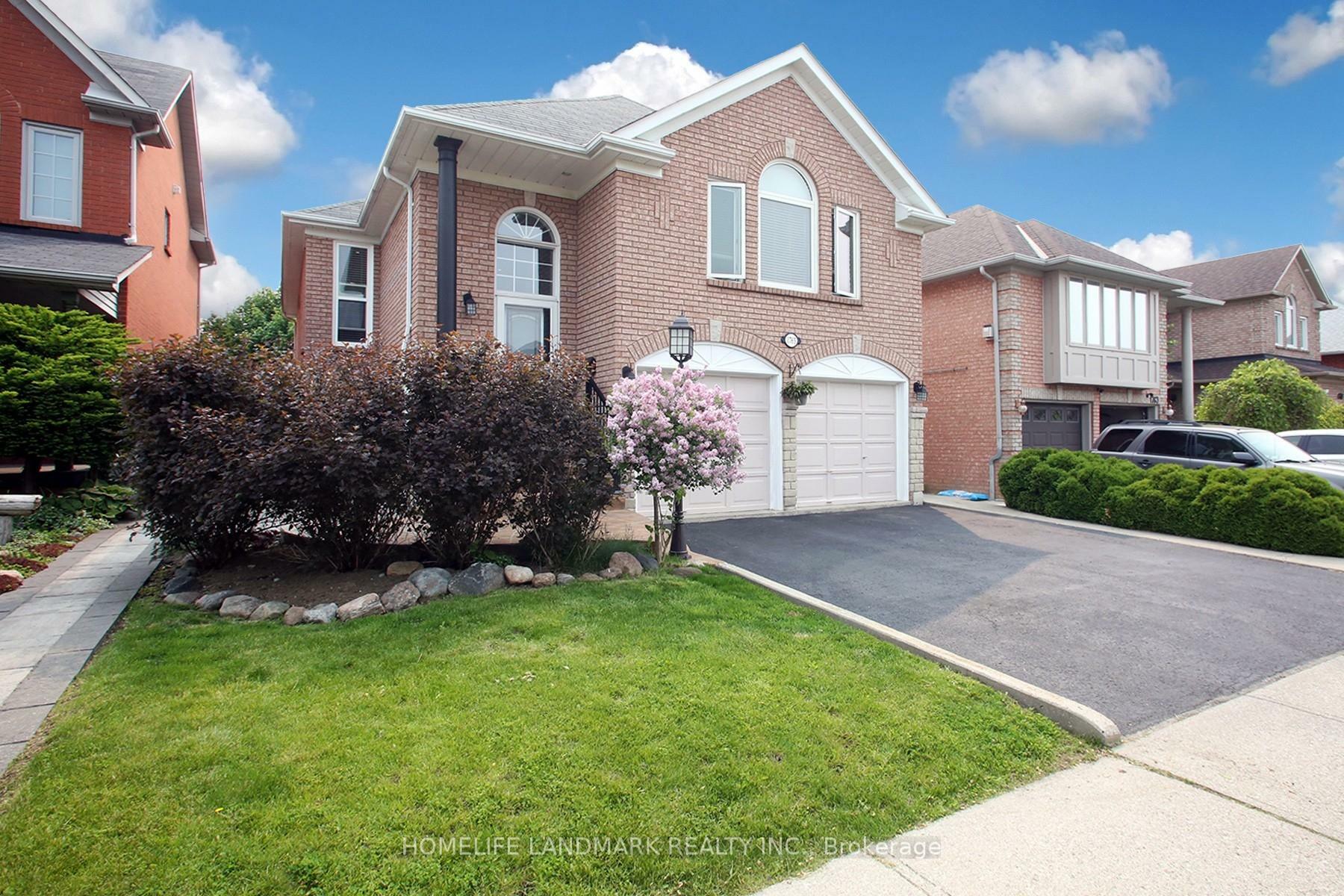 1765 Silver Maple Drive  Pickering ON L1V 6Z2 photo