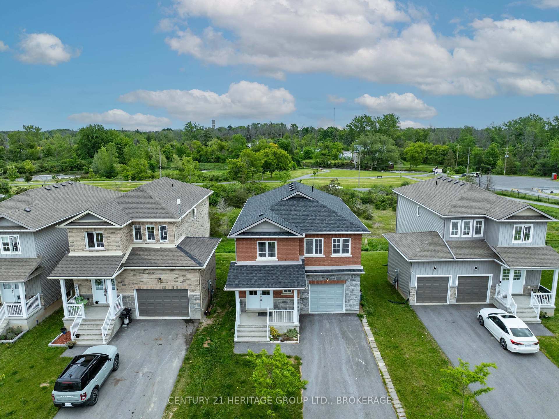 Property Photo:  104 Brennan Crescent  ON K0H 2H0 