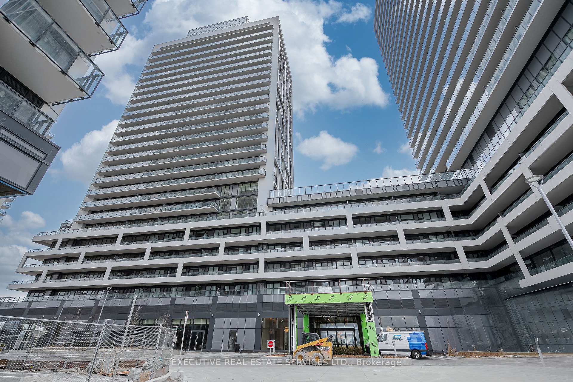 Property Photo: 8960 Jane Street 1112 ON L4K 2M9