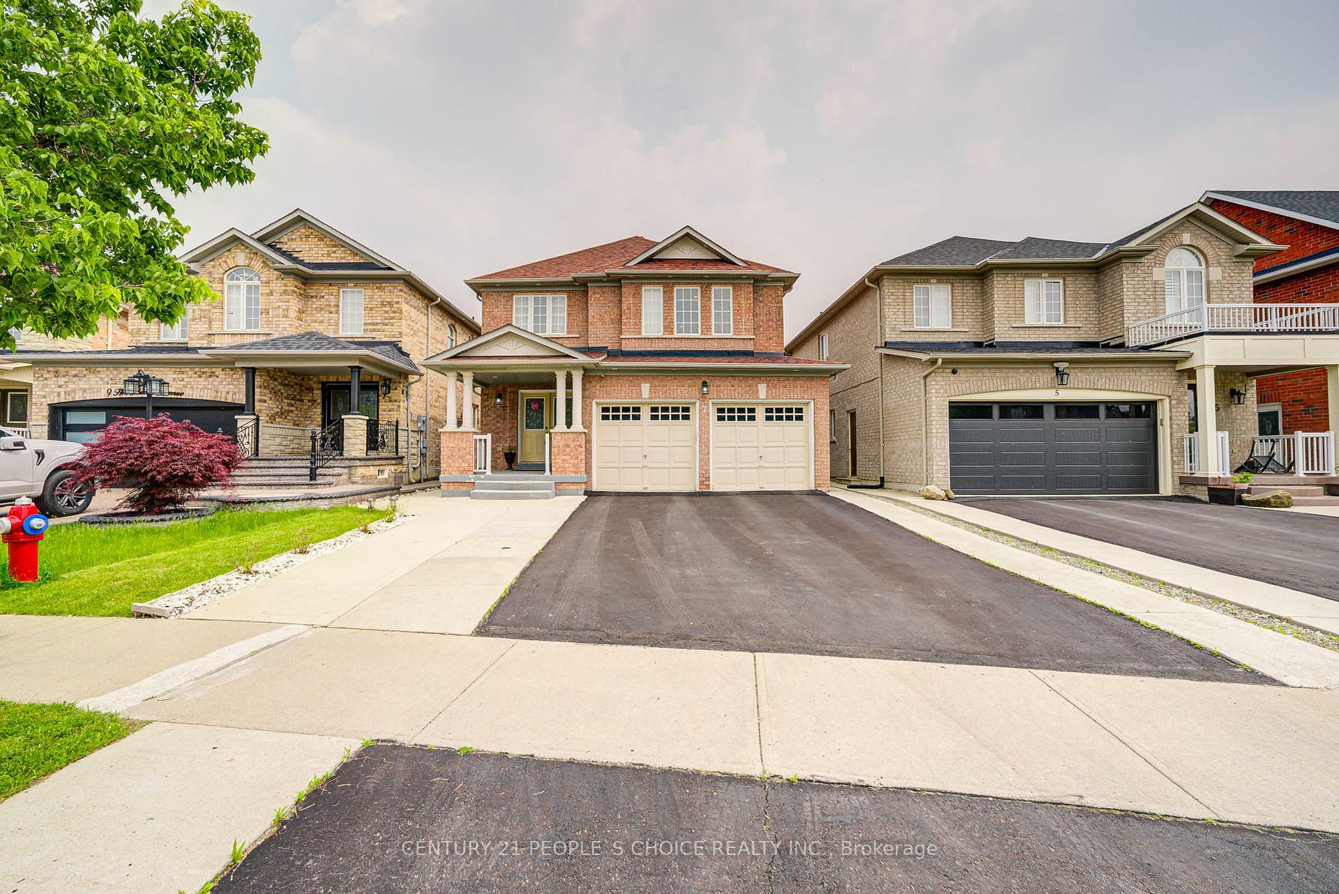 7 Heathbrook Avenue  Brampton ON L6P 2N1 photo