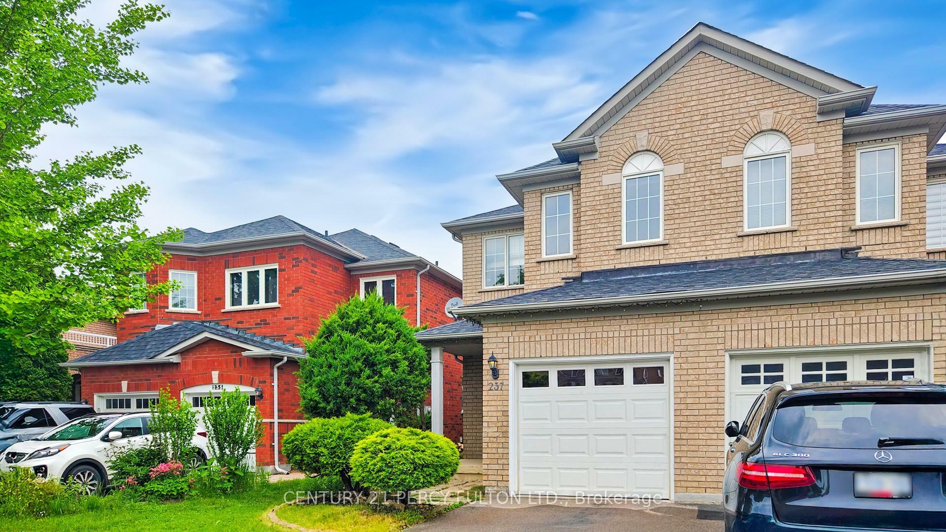 Photo de la propriété: 237 Royal Appian Crescent ON L4K 5L3