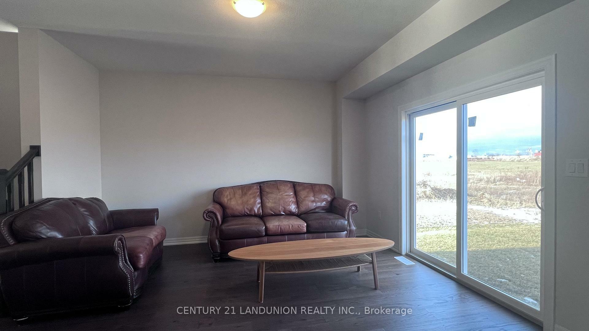 Photo de la propriété: 39 Meadowlark Drive ON L3K 6E3