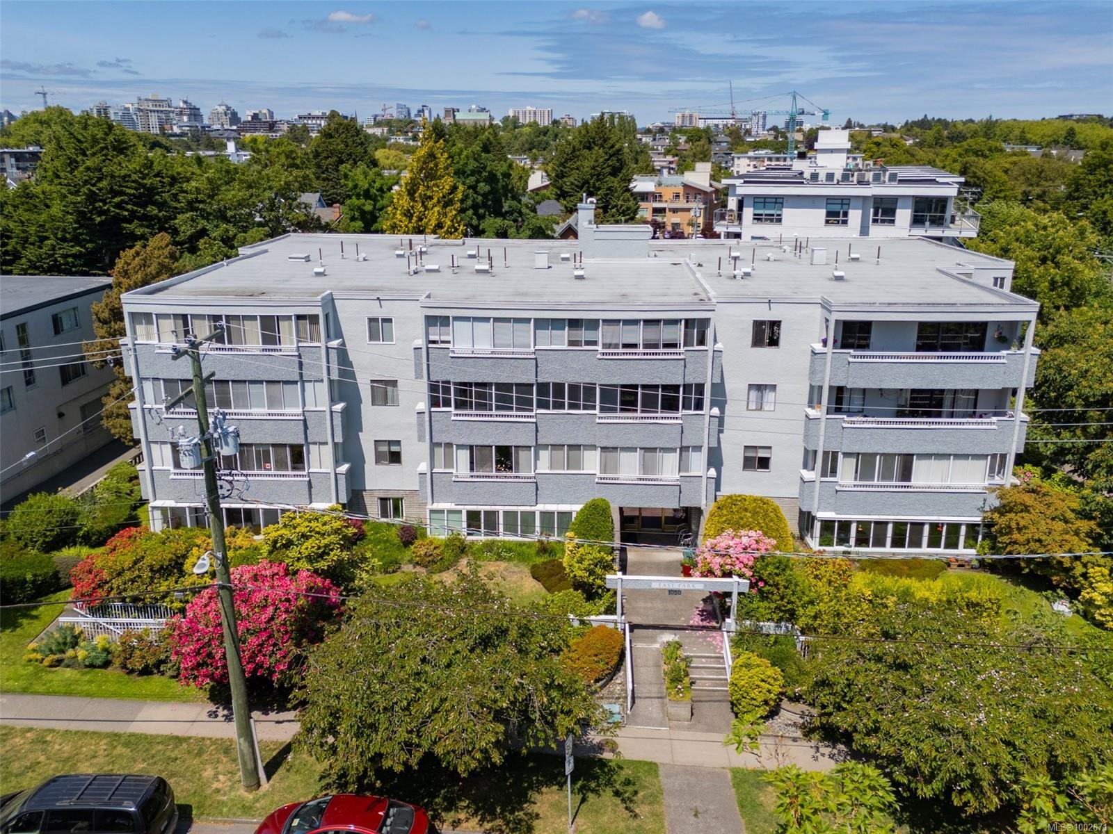 Property Photo: 1050 Park Blvd 105 BC V8V 2T4
