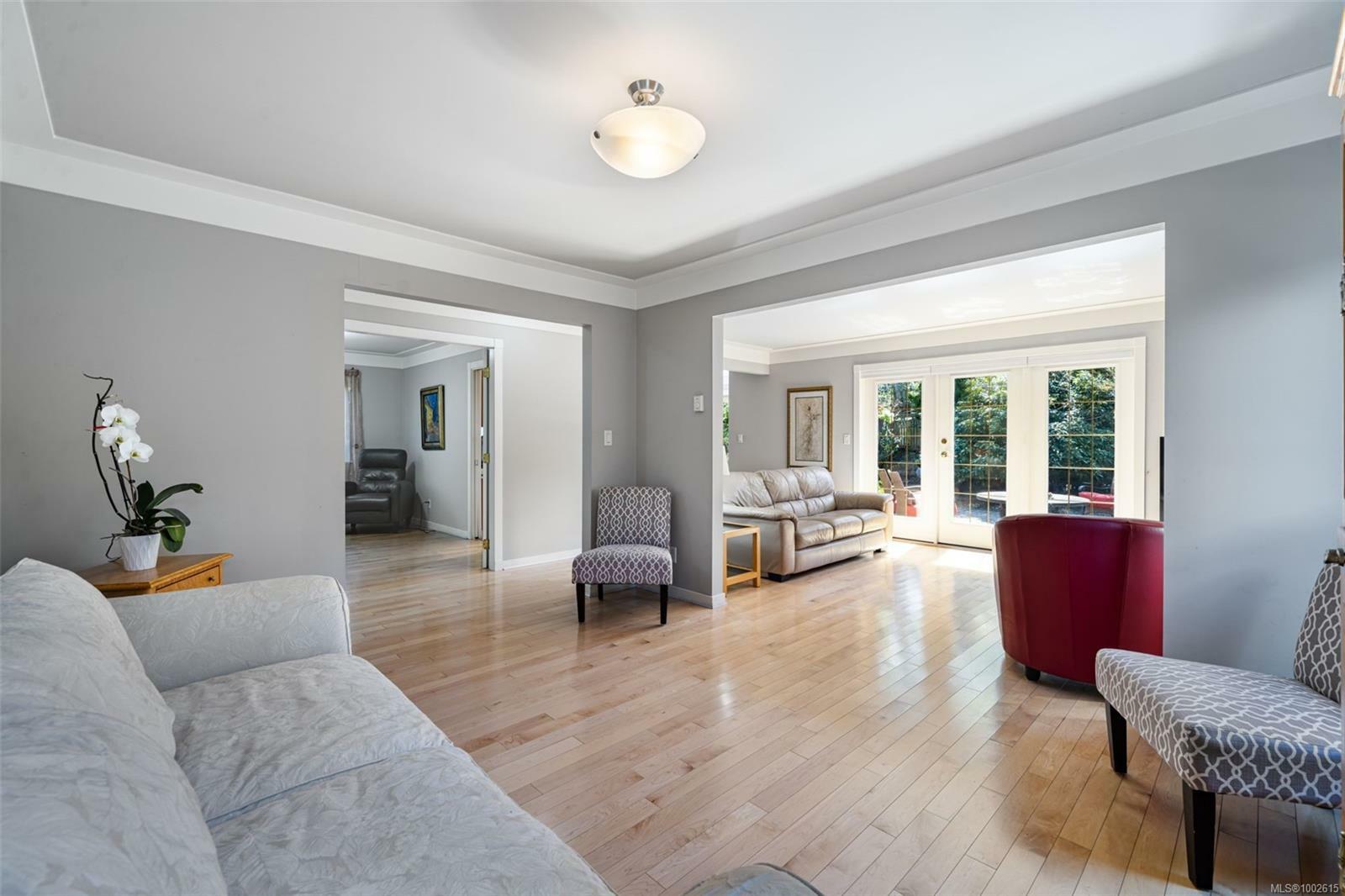 Property Photo: 4135 Rockhome Gdns BC V8X 5K4