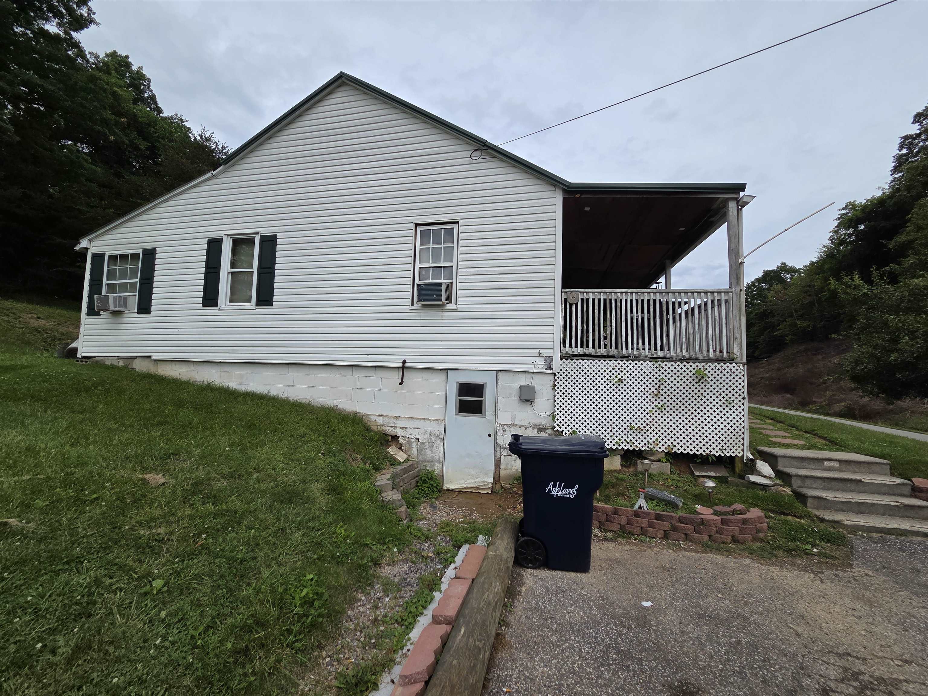Property Photo: 1475 Rayburn Rd. KY 41102