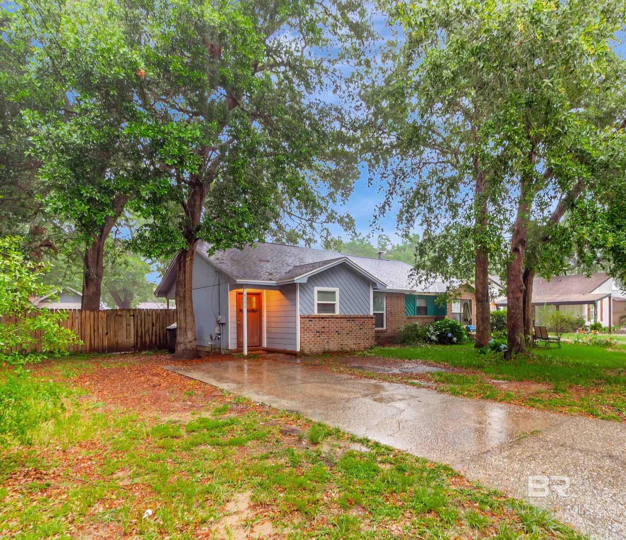 Property Photo: 6205 E. Forest Pines FL 32526