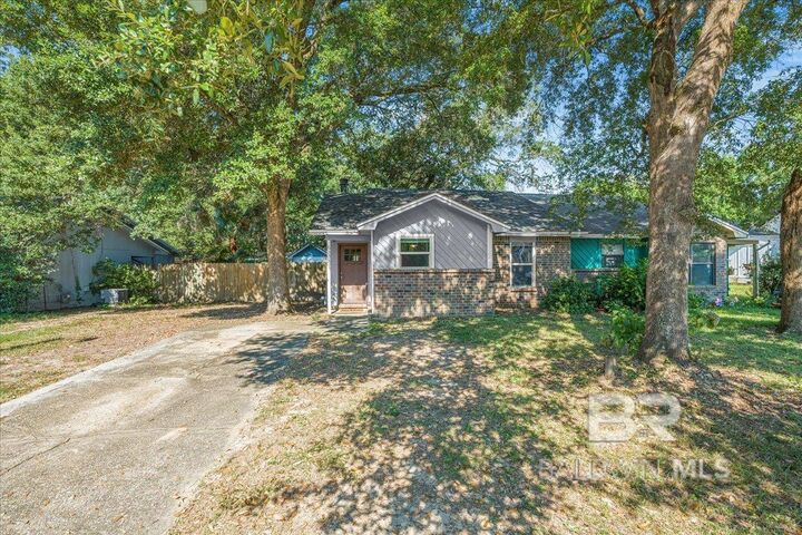 Property Photo:  6205 E. Forest Pines  FL 32526 