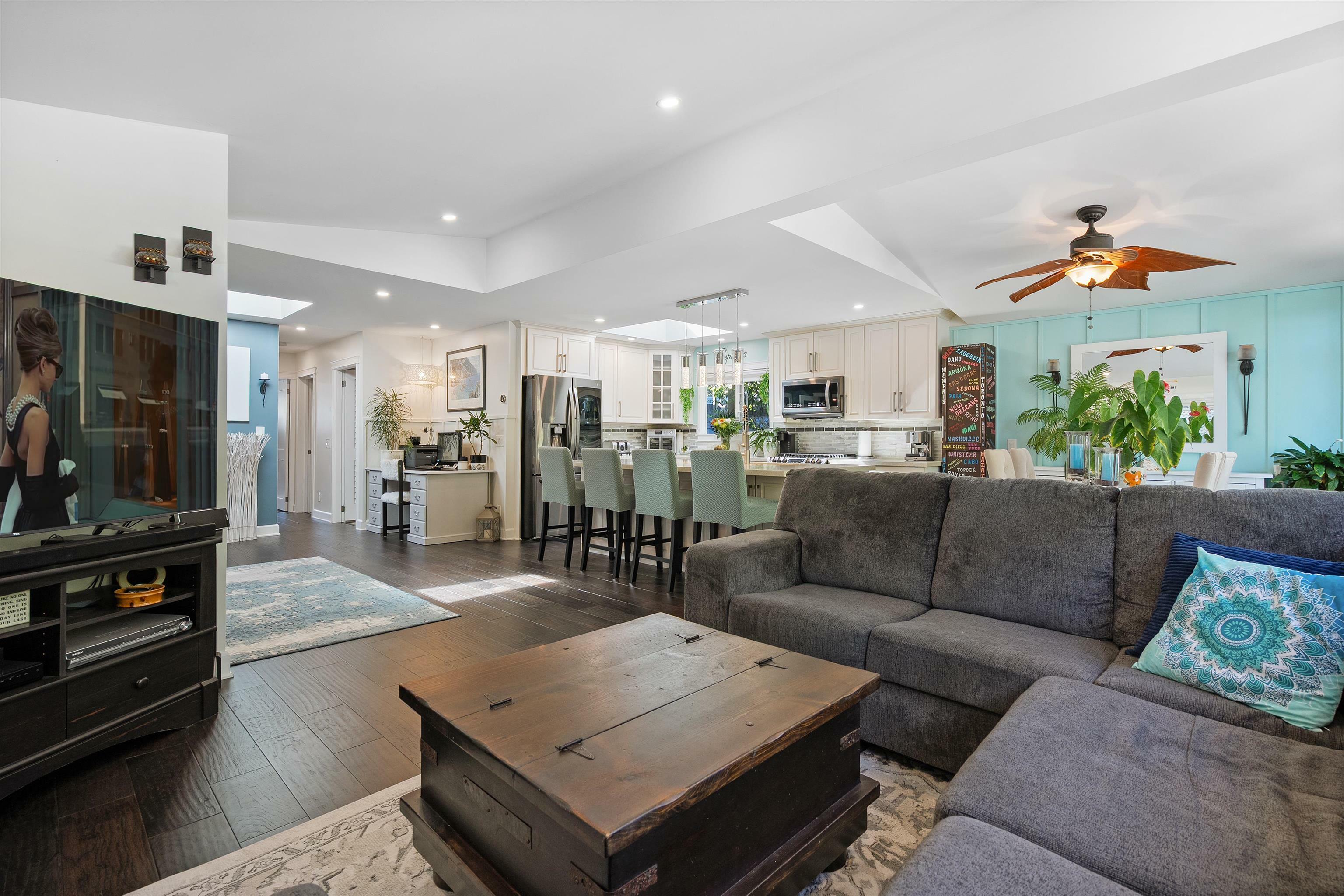 Property Photo: 1840 160 Street 281 BC V4A 4X4