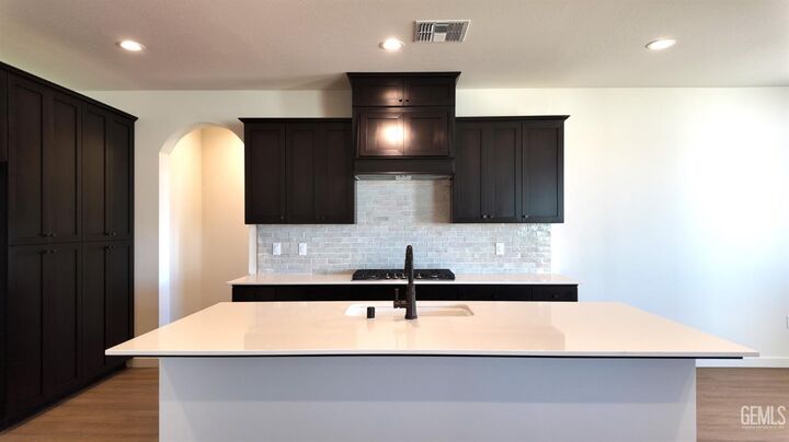 Property Photo: 12718 Kinnick Court CA 93311