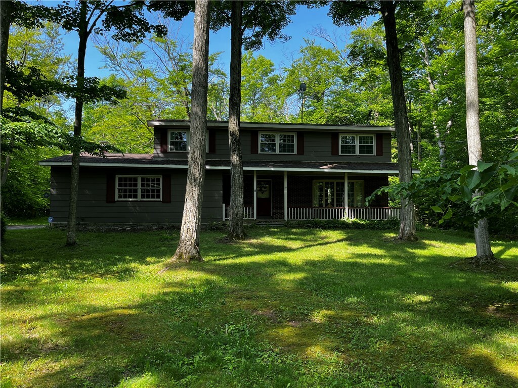 Property Photo: 4112 Braewood Lane NY 14456