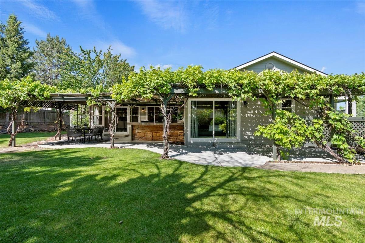 Property Photo: 6472 S Liveoak Place ID 83716