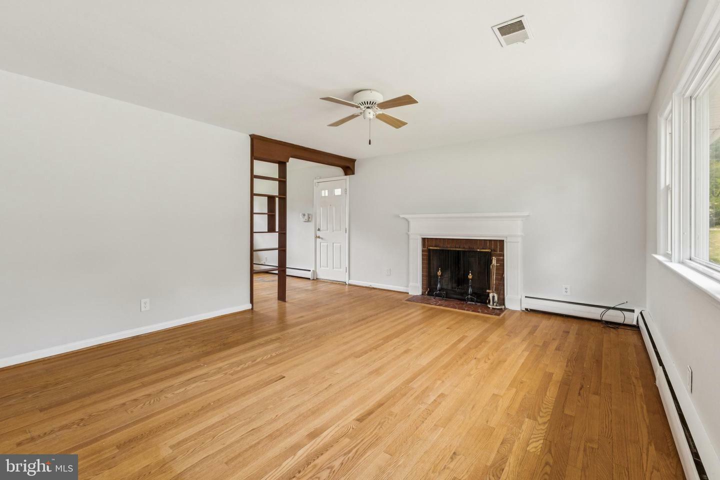 Property Photo:  1511 Woodside Drive  VA 22191 