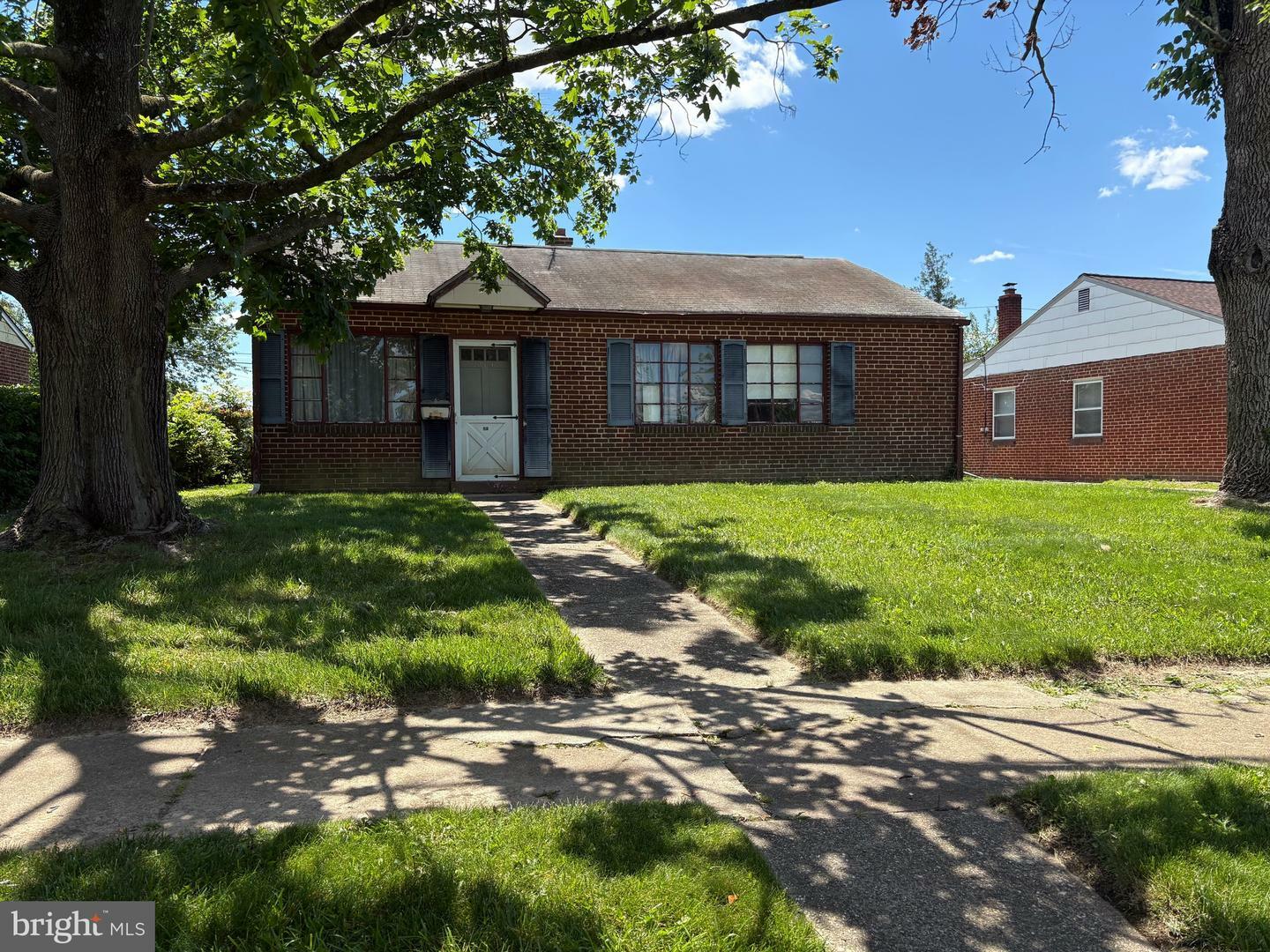 Property Photo: 215 Sykes Road DE 19720