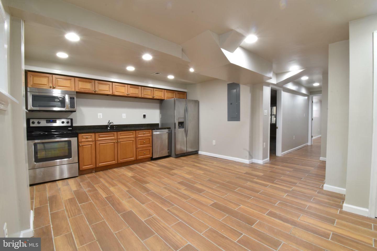 Property Photo: 620 Princeton Place NW B DC 20010