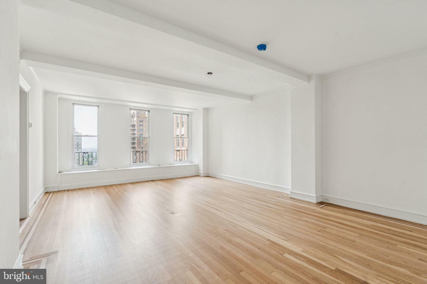 Property Photo: 1901 Walnut Street 16E PA 19103