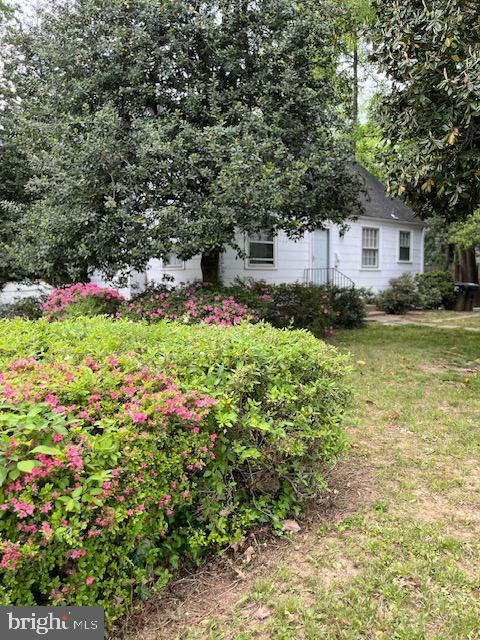 Property Photo: 601 N Oak Street VA 22046
