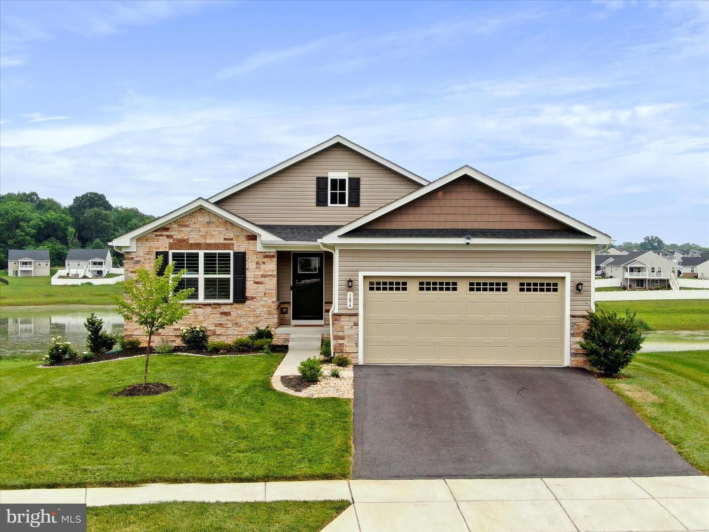 Property Photo: 186 Shorefront Drive WV 25403