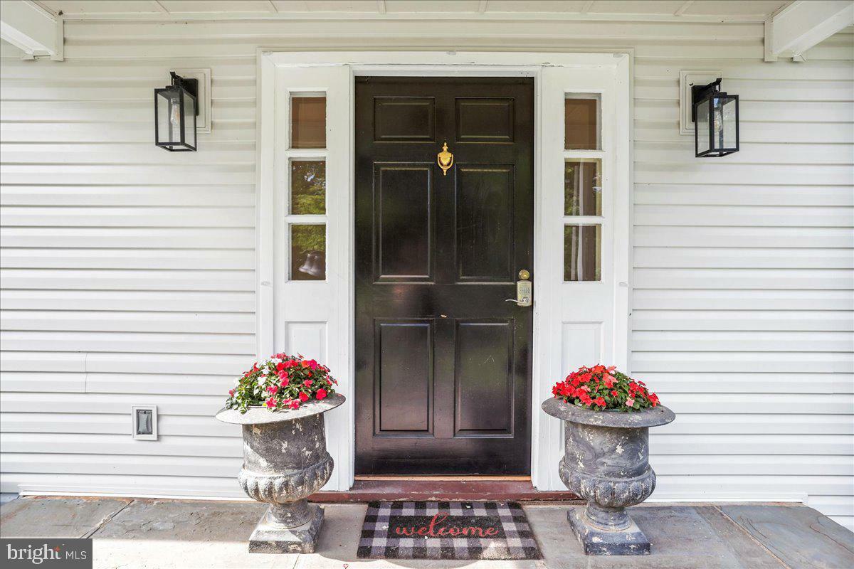 Property Photo: 6025 Coon Tree Road VA 20198